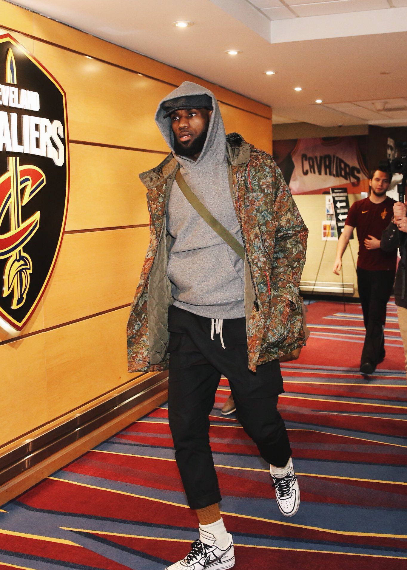 哈珀的篮球情缘：赢球背后的故事（哈珀与篮球的不解之缘：胜利背后的点滴）