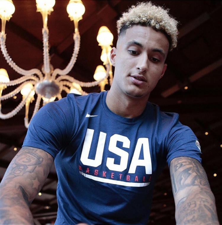 米兰官方欢迎里贝里造访米兰内洛，并发布其与迈尼昂合影（米兰官方晒照：里贝里到访米兰内洛，与迈尼昂合影）