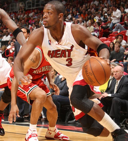 高清：西甲皇马3-0 姆巴佩一条龙+世界波（西甲-皇马3-0大胜，姆巴佩一条龙破门+世界波建功）