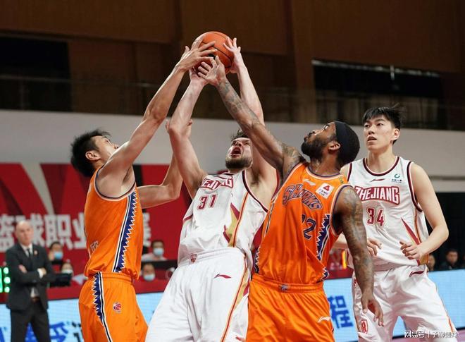 小法：在阿森纳时我讨厌切尔西，但加盟后发现是个很好的决定（小法：在阿森纳曾厌恶切尔西，转会后才知是明智之选）