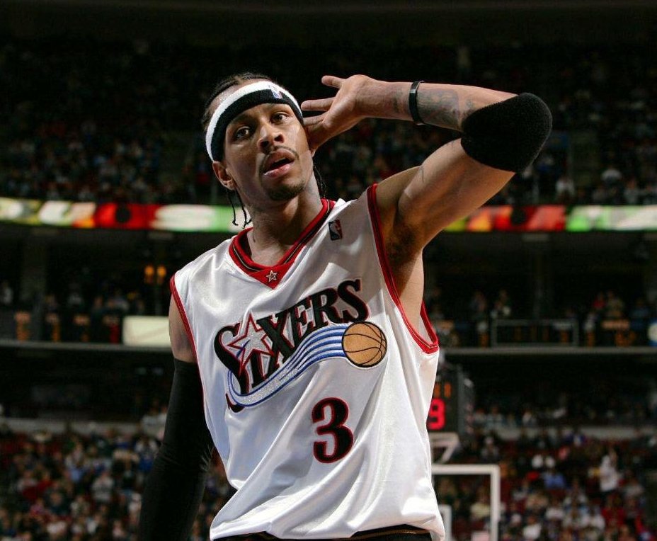 2-1逆转！超级后卫踢疯了，梅开二度导演逆袭，巴萨狂揽4连胜（巴萨2-1翻盘！铁卫双响主导逆袭，豪取四连胜）