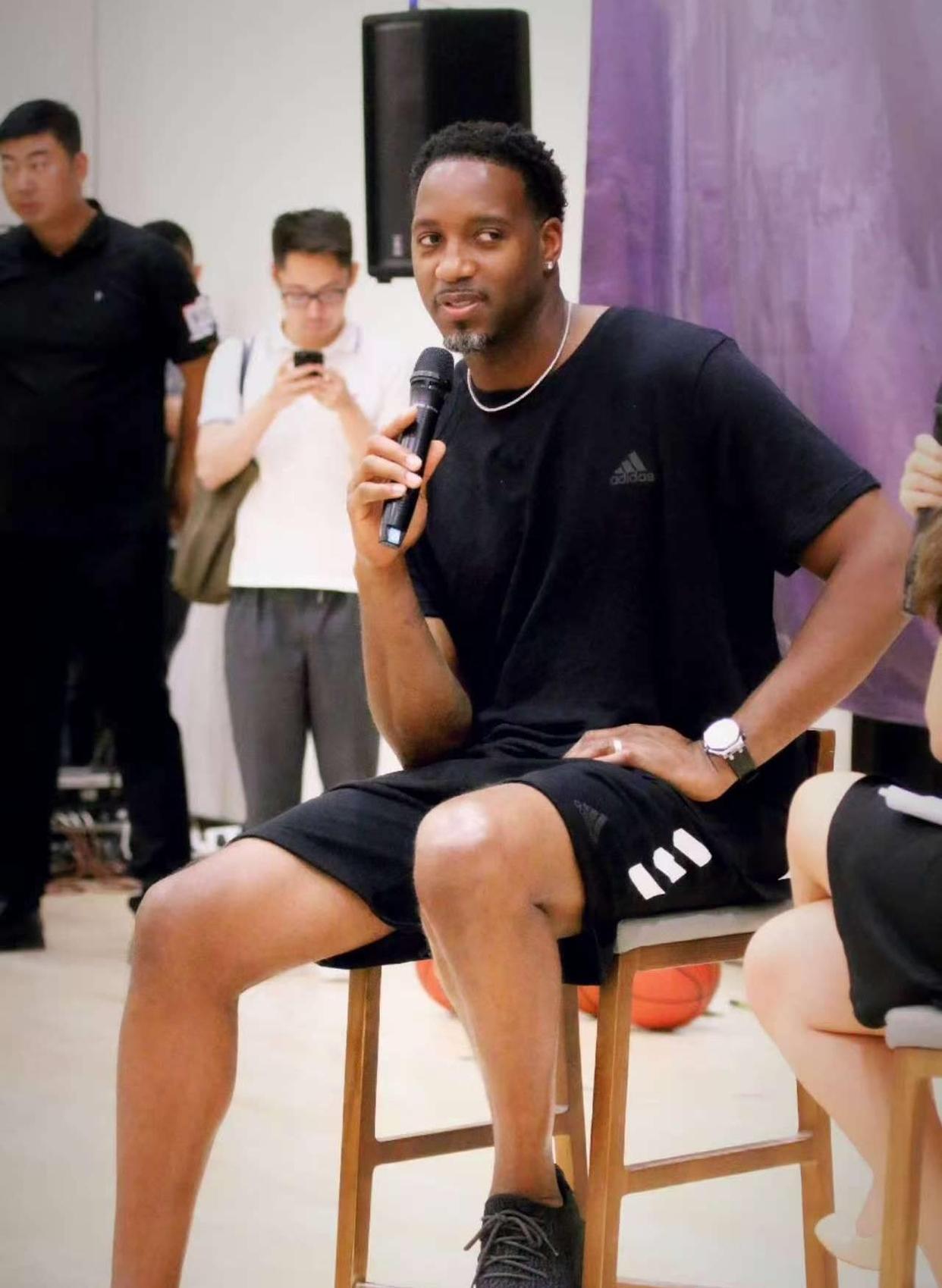 英超俱乐部今夏售出榜：切尔西1.292亿镑第一，红军紧随其后（英超今夏出售榜：切尔西以1.292亿镑领跑，红军紧追其后）