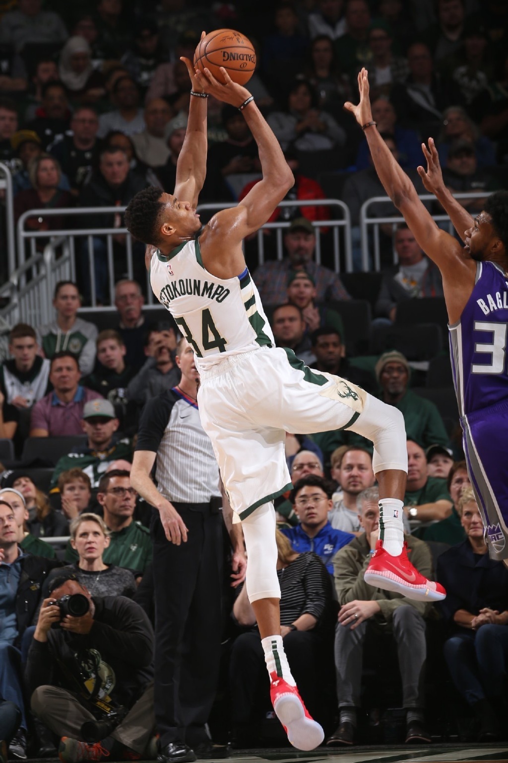 罗体：米兰vs拉齐奥VAR将被停哨；主裁未判点球正确但解释有误（罗体：米兰战拉齐奥涉事VAR或被停哨；主裁不判点球判定正确但解释不当）