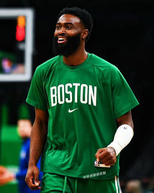 CBA：山东男篮主场不敌广东男篮（CBA：山东男篮主场负于广东男篮）