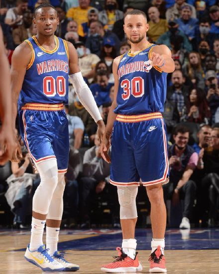 邮报：曼联询问多纳鲁马转会可能性，转会费与工资都超出预算（邮报：曼联探讨引进多纳鲁马，但转会费与薪资要求均超预算）