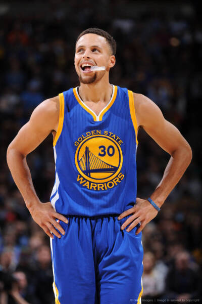 罗马诺：伊镇与那不勒斯就租借卡尤斯特达成协议，等球员点头（罗马诺：伊镇与那不勒斯已谈妥卡尤斯特租借，正待球员同意）