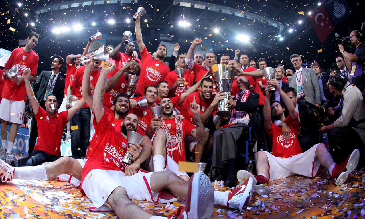 杨瀚森出战7分52秒，1中1得到4分2板2助1断1帽2失误3犯规（杨瀚森7分52秒出战，1投1中拿下4分2篮板2助攻1抢断1封盖，另有2次失误3次犯规）