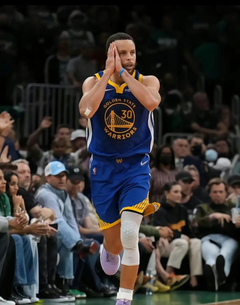 中足联纪律道德准则：球迷歧视行为将使俱乐部至少被罚50万元（中足联纪律与道德准则：球迷若涉歧视，俱乐部至少罚款50万元）