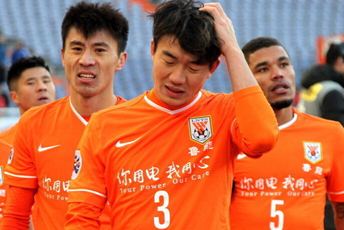 有望进入轮换！快船30号秀尼德豪泽与哈登进行挡拆练习（有望跻身轮换！快船30号新秀尼德豪泽与哈登演练挡拆配合）