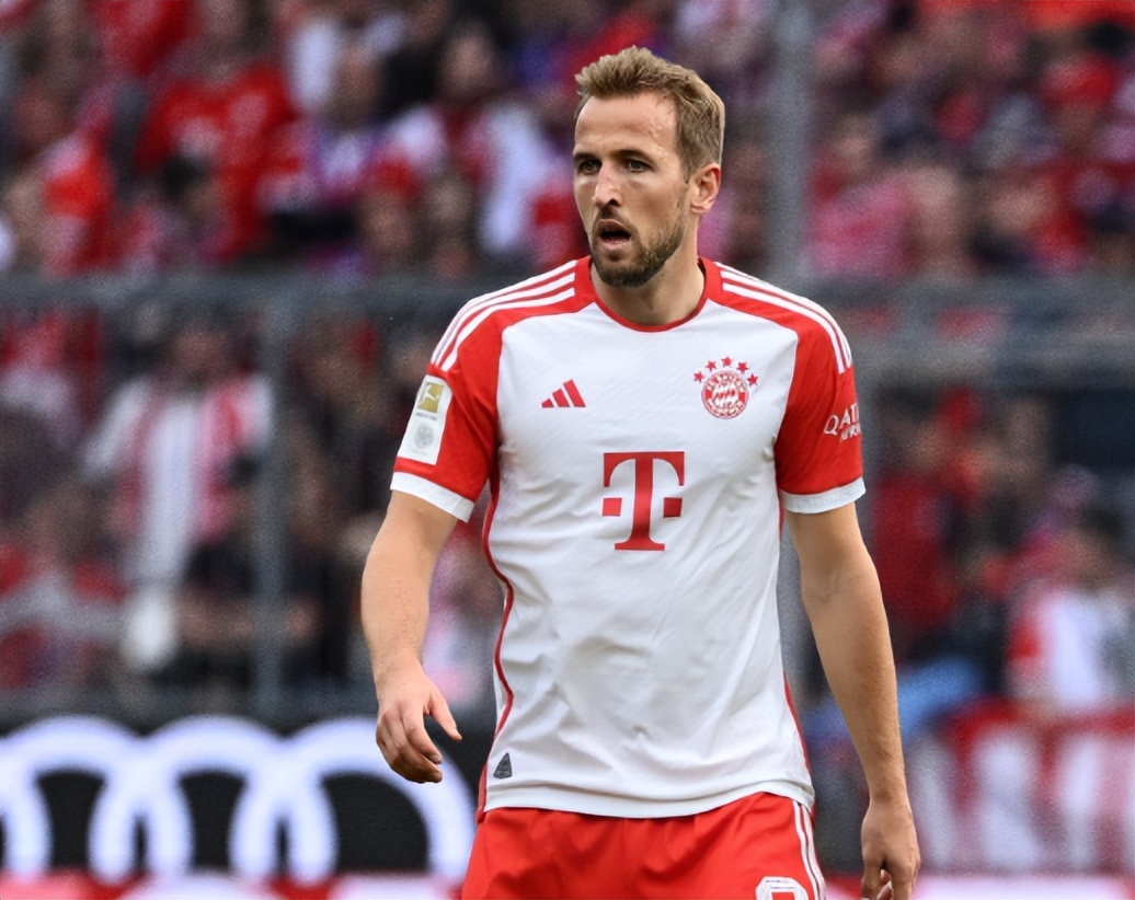 自己来！弗拉格依靠个人能力连续拿分 帮助球队苦苦支撑（弗拉格凭个人能力连续得分，苦撑球队局势）